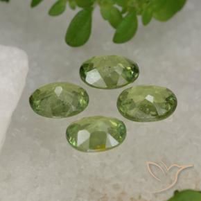Gemas de Granate demantoide Verde claro natural de 1.74 ct, Ovalada, VS