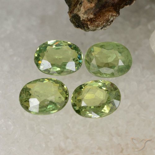 1.40ctw Natural Verde pera Granate demantoide, Ovalada, VS