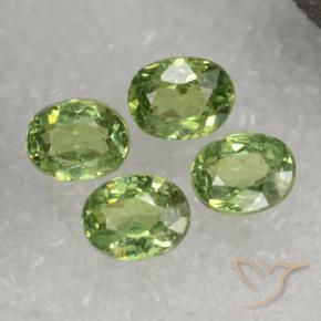 Gemas de Granate demantoide Verde pera natural de 1.53 ct, Ovalada, VS