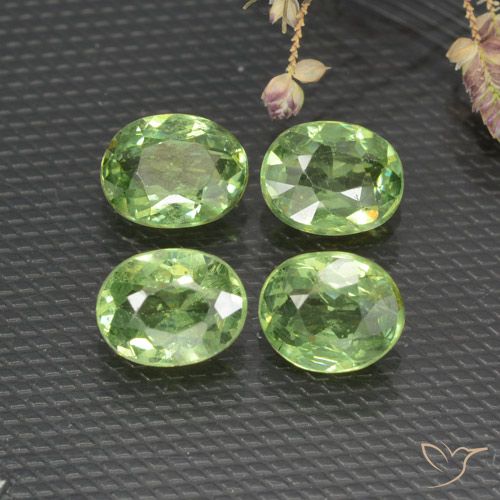 1.51ctw Natural Verde cálido Granate demantoide, Ovalada, VS