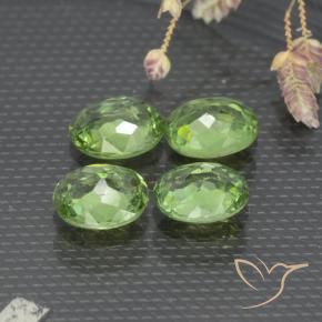 Gemas de Granate demantoide Verde cálido natural de 1.50 ct, Ovalada, VS