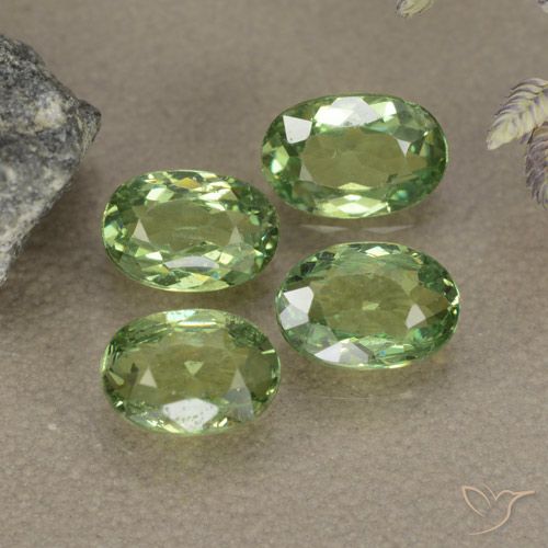 2.17ctw Natural Verde cálido Granate demantoide, Ovalada, VS-SI
