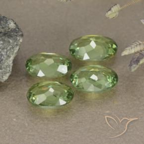 Gemas de Granate demantoide Verde cálido natural de 2.17 ct, Ovalada, VS-SI