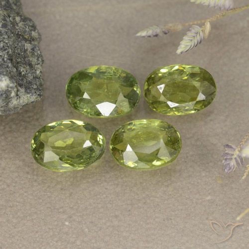 2.16ctw Natural Verde medio Granate demantoide, Ovalada, VS-SI