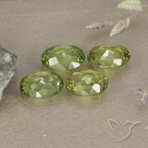 Gemas de Granate demantoide Verde medio natural de 2.16 ct, Ovalada, VS-SI