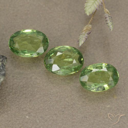 1.40ctw Natural Verde claro Granate demantoide, Ovalada, VS-SI