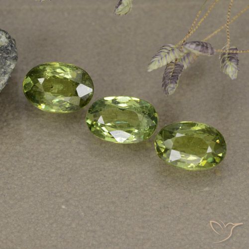 1.48ctw Natural Verde Oliva Granate demantoide, Ovalada, VS-SI