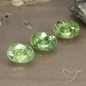 Gemas de Granate demantoide Verde cálido natural de 2.08 ct, Ovalada, VS-SI
