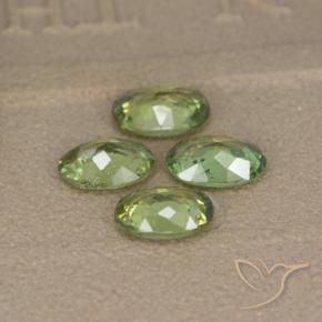 Gemas de Granate demantoide Verde bosque natural de 2.14 ct, Ovalada, VS