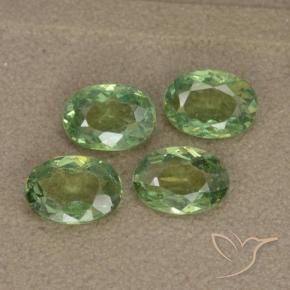 Gemas de Granate demantoide Verde bosque natural de 2.34 ct, Ovalada, VS