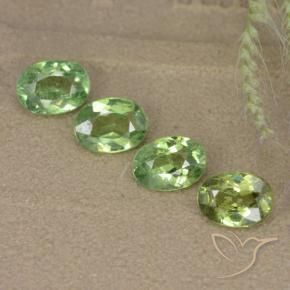 Gemas de Granate demantoide Verde cálido natural de 2.25 ct, Ovalada, VS