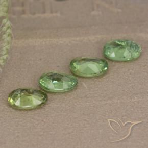 Gemas de Granate demantoide Verde cálido natural de 2.25 ct, Ovalada, VS