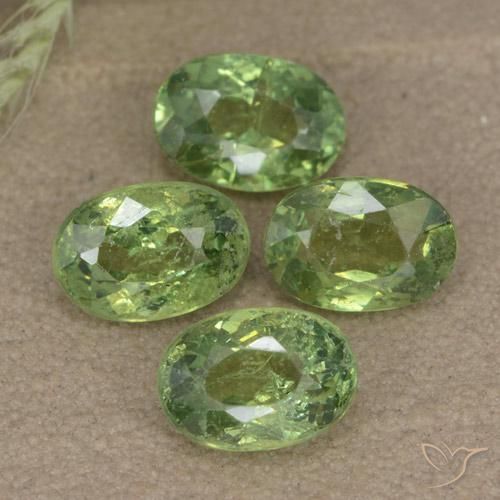 2.74ctw Natural Verde medio Granate demantoide, Ovalada, VS