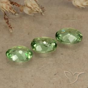 Gemas de Granate demantoide Verde bosque claro natural de 1.00 ct, Ovalada, VS-SI