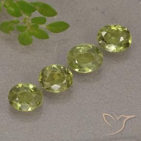 Gemas de Granate demantoide Verde bosque cálido natural de 1.81 ct, Ovalada, VS-SI