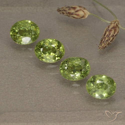 1.80ctw Natural Verde vivo claro Granate demantoide, Ovalada, VS-SI