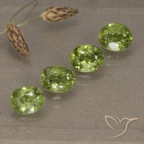Gemas de Granate demantoide Verde vivo claro natural de 1.80 ct, Ovalada, VS-SI
