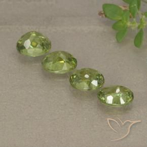 Gemas de Granate demantoide Verde vivo claro natural de 2.31 ct, Ovalada, VS-SI