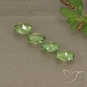 Gemas de Granate demantoide Verde pera natural de 1.28 ct, Ovalada, VS-SI