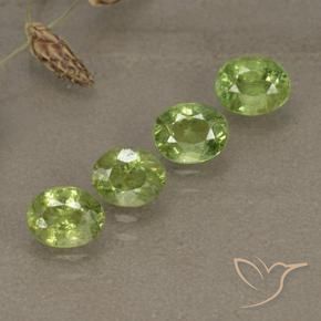 Gemas de Granate demantoide Verde vivo claro natural de 2.04 ct, Ovalada, VS-SI