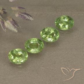 Gemas de Granate demantoide Verde medio natural de 1.67 ct, Ovalada, VS-SI