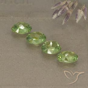 Gemas de Granate demantoide Verde bosque natural de 1.83 ct, Ovalada, VS-SI