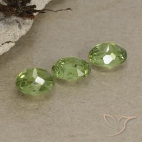 Gemas de Granate demantoide Verde bosque claro natural de 1.26 ct, Ovalada, VS-SI