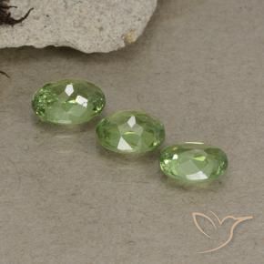 Gemas de Granate demantoide Verde cálido natural de 1.55 ct, Ovalada, VS-SI