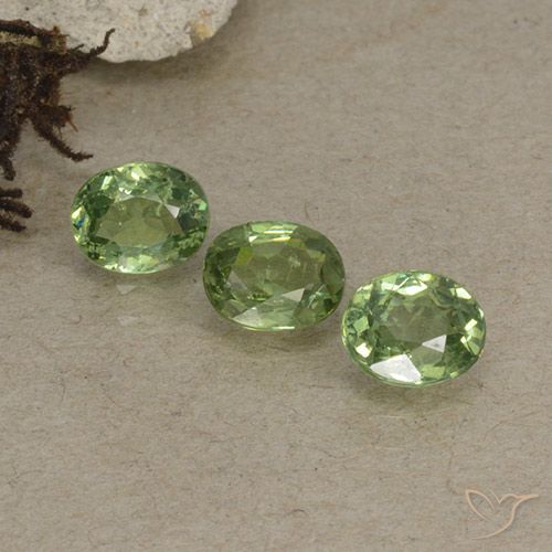1.38ctw Natural Verde claro Granate demantoide, Ovalada, VS-SI
