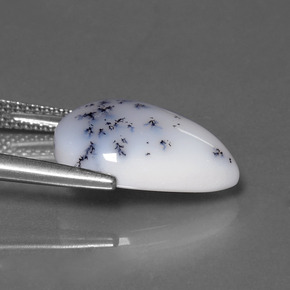 Calcedonia dendrítica Multicolor natural de 7.05 ct, En forma de pera, Opaco