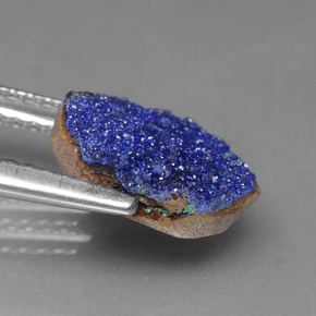 Drusa de azurita azul natural de 2,55 ct, forma elegante, opaco