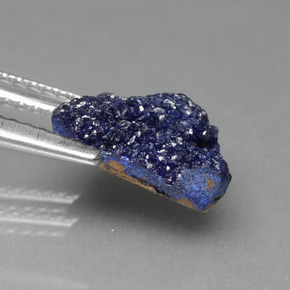 Drusa de azurita azul natural de 2,81 ct, forma elegante, opaco