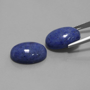 Gemas de cuarzo con dumortierita azul natural de  ct, corte óvalo, opaco