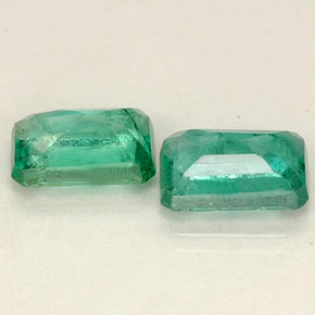 Gemas de esmeralda verde natural de  ct, corte esmeralda, SI