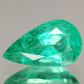 Esmeralda Verde natural de 1.29 ct, En forma de pera, VS