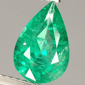 Esmeralda Verde natural de 1.42 ct, En forma de pera, VS