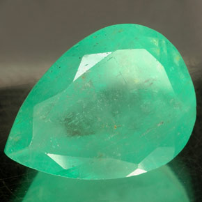 Esmeralda Verde natural de 11.76 ct, En forma de pera, VS-SI
