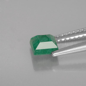 Esmeralda verde natural de 0,59 ct, cuadrado, I1