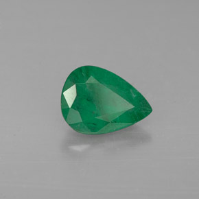 Esmeralda verde natural de 0,91 ct, en forma de pera, I1