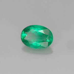 Esmeralda Verde natural de 0.83 ct, Corte Óvalo, SI-I1