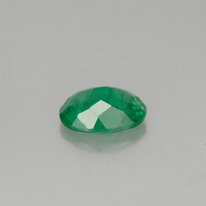 Esmeralda Verde natural de 0.71 ct, Corte Óvalo, SI-I1