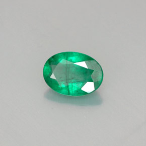 Esmeralda Verde natural de 0.68 ct, Corte Óvalo, SI-I1