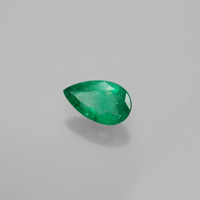 Esmeralda verde natural de 0,53 ct, en forma de pera, I1