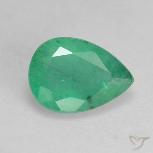 Esmeralda Verde jade natural de 0.60 ct, En forma de pera, I1