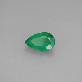 Esmeralda verde natural de 0,74 ct, en forma de pera, I1