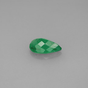 Esmeralda verde natural de 0,74 ct, en forma de pera, I1