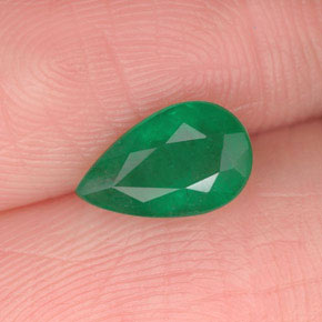 Esmeralda Verde natural de 0.75 ct, En forma de pera, I1