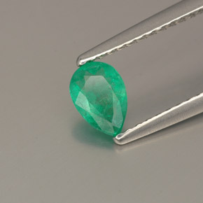 Esmeralda verde natural de 0,36 ct, en forma de pera, SI-I1