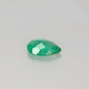Esmeralda verde natural de 0,44 ct, en forma de pera, SI-I1