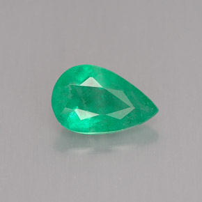 Esmeralda verde natural de 0,69 ct, en forma de pera, SI-I1